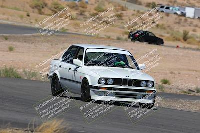 media/Oct-01-2022-Team Topak Racing (Sat) [[f860fb51be]]/2-Inter Low 2/session 2 turn 11/